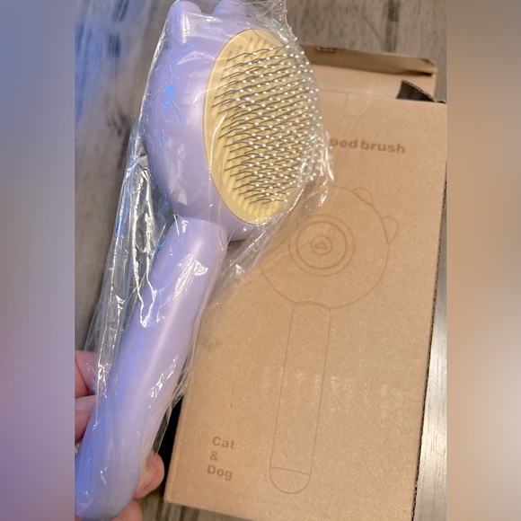 NIB~Self Cleaning Cat/Dog Pet Brush w/Nail Clippers & File Kit - Picture 5 of 15